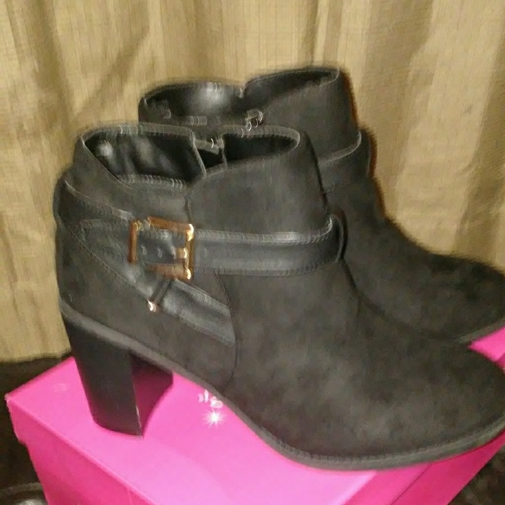 Womens size 10 booties